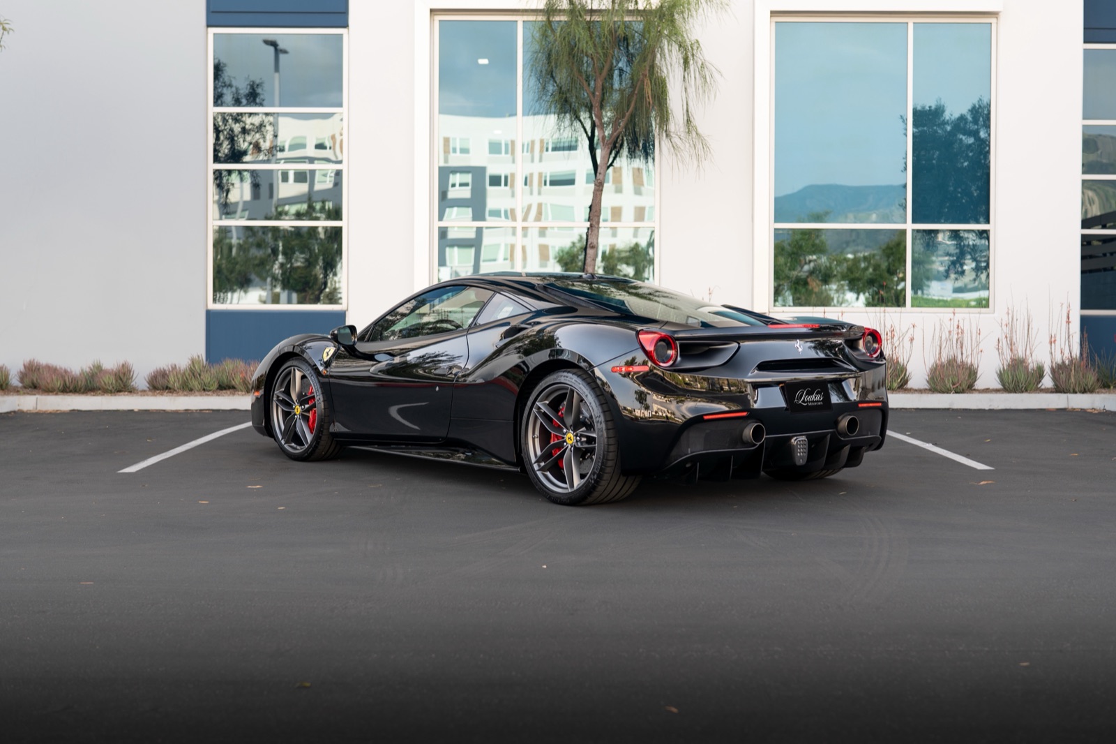 Ferrari 488 GTB, photograph 4 of 24