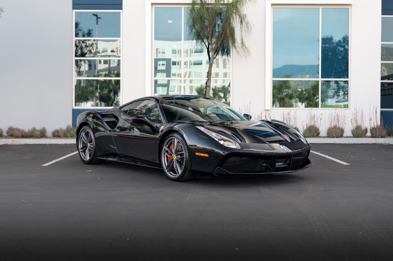 Ferrari 488 GTB, photograph 8 of 24