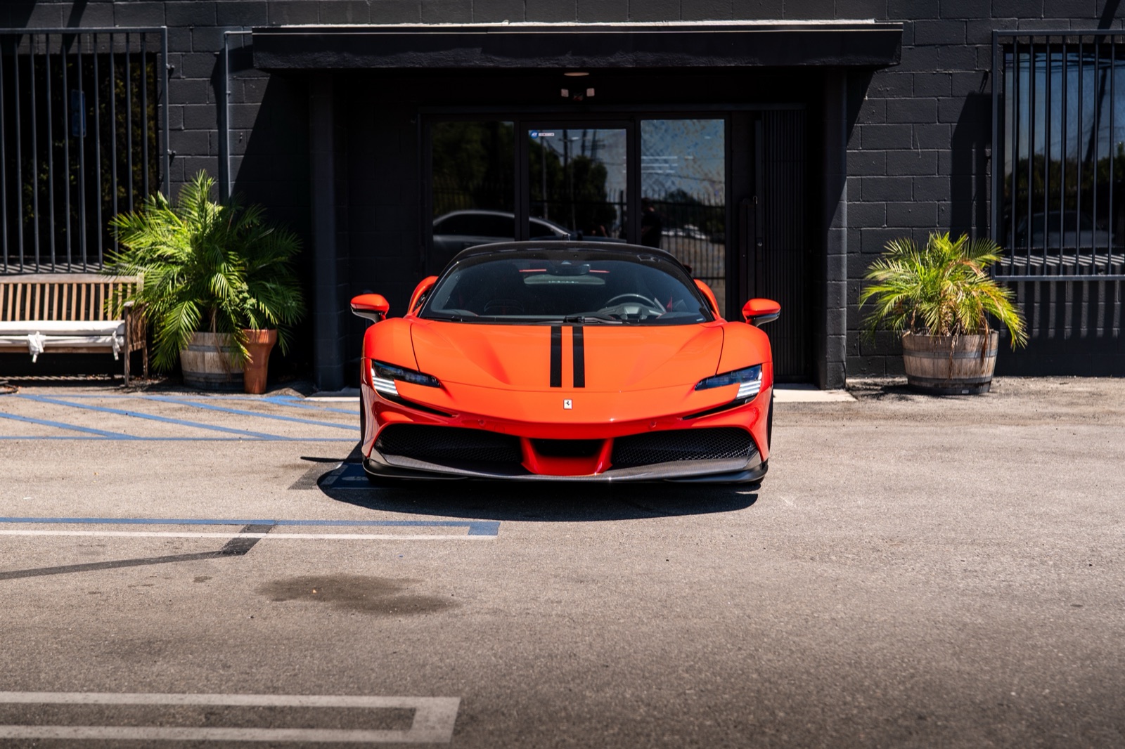 Ferrari SF90 Spider, photograph 2 of 21