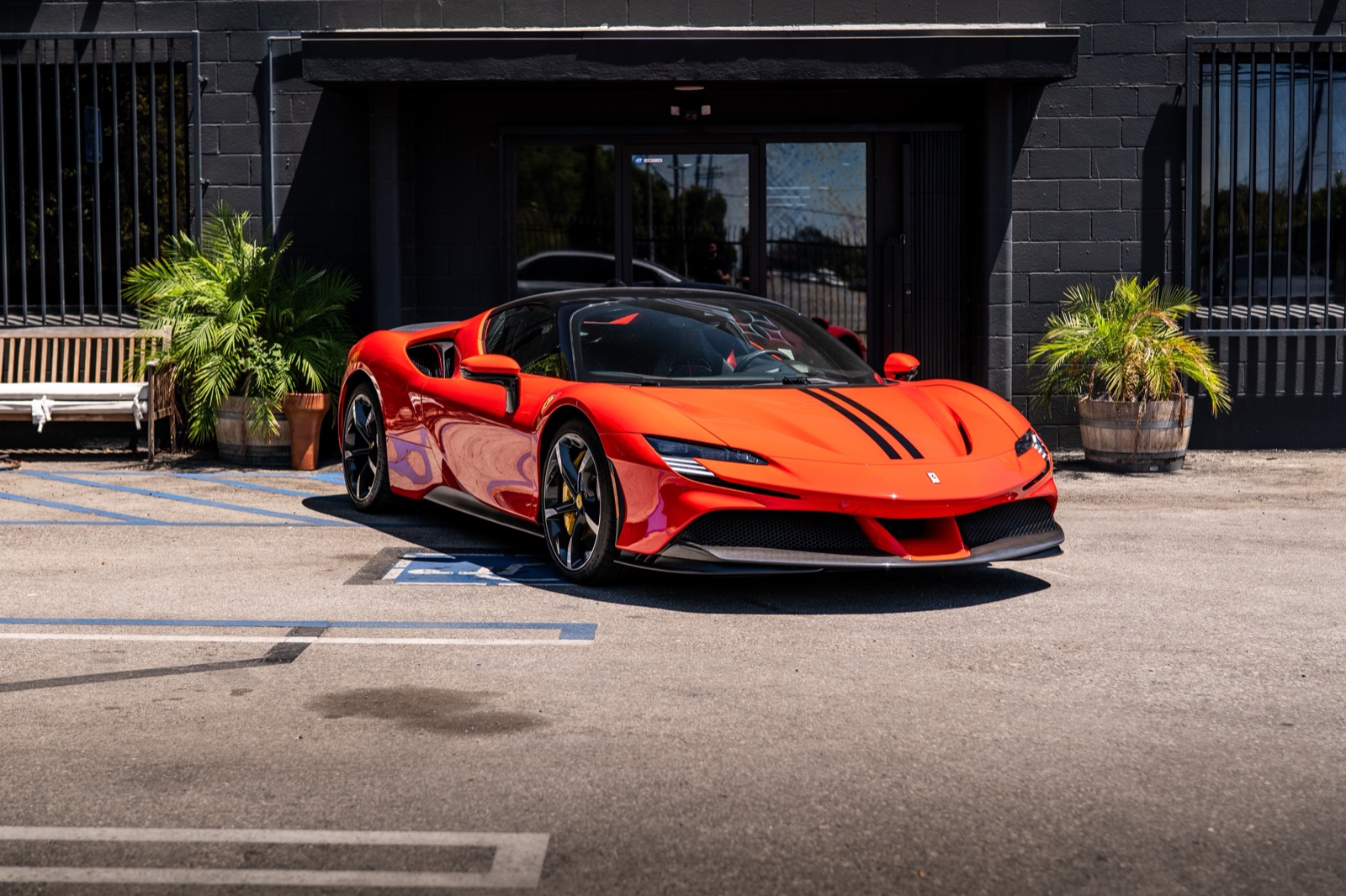 Ferrari SF90 Spider, photograph 3 of 21