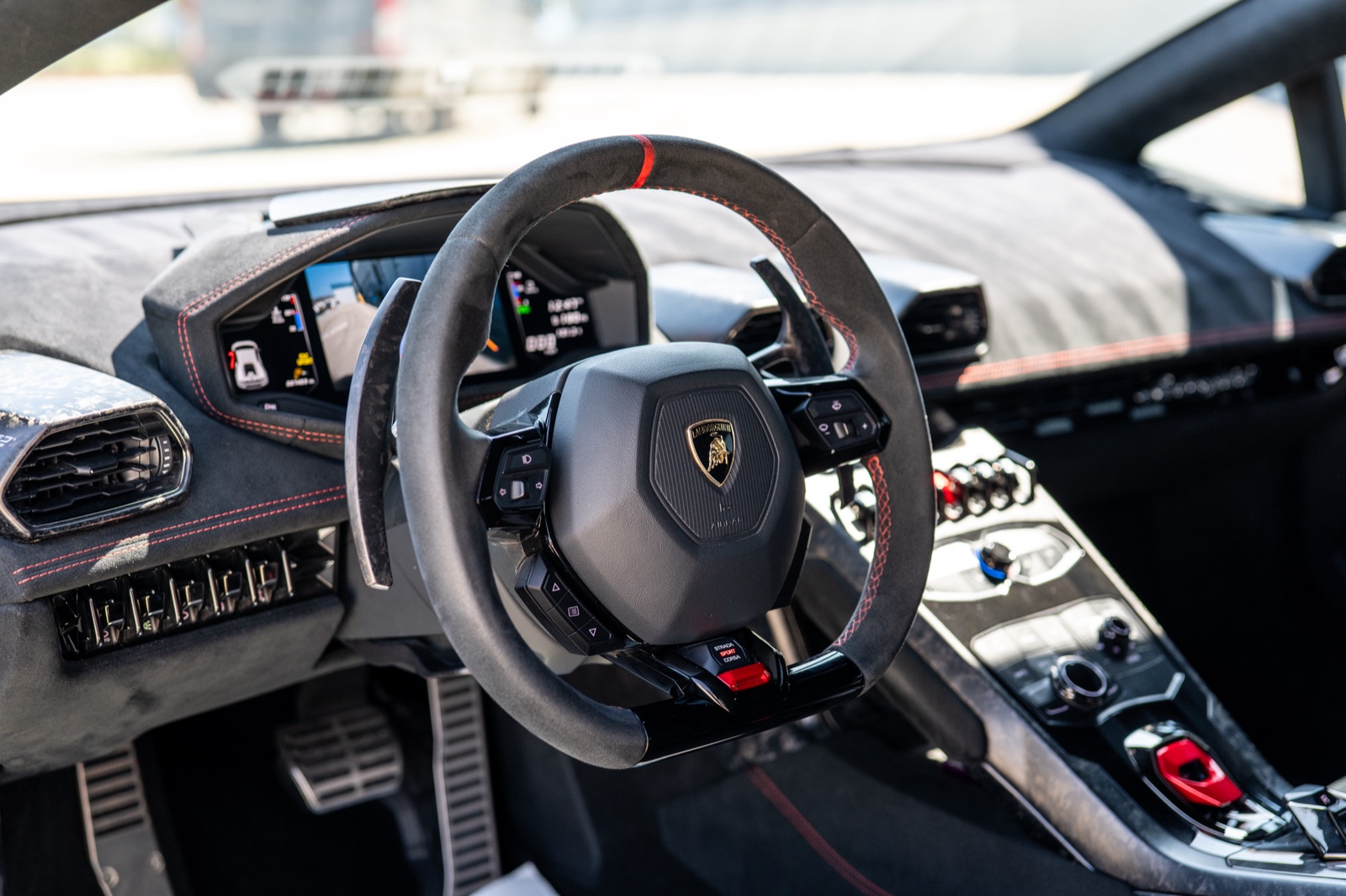 Lamborghini Huracán Performante, photograph 14 of 21