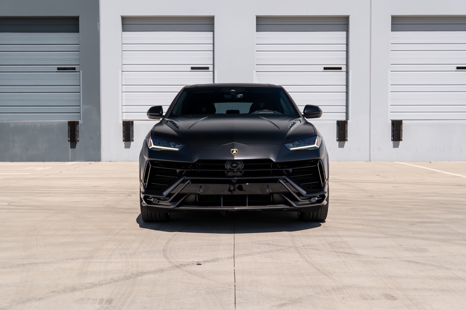 Lamborghini Urus Performante, photograph 2 of 26