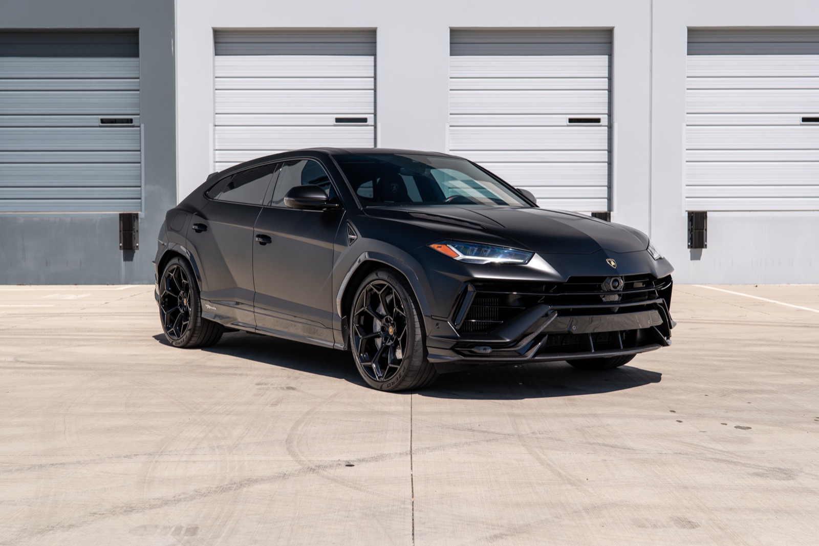 Lamborghini Urus Performante, photograph 3 of 26