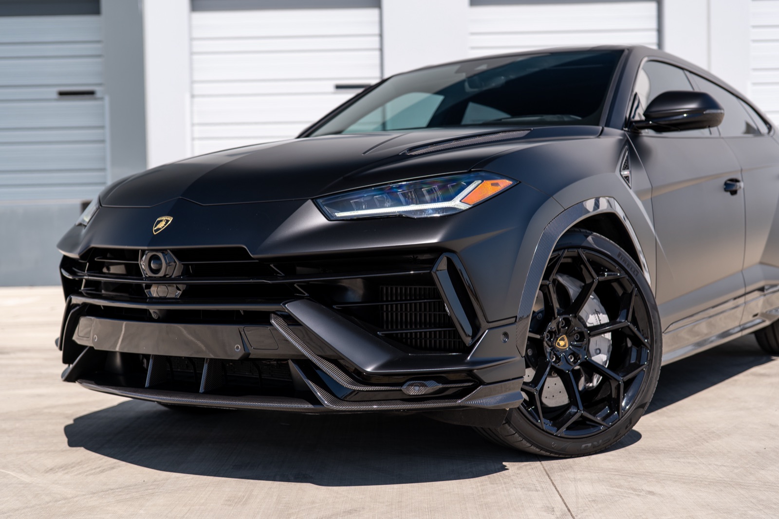 Lamborghini Urus Performante, photograph 9 of 26