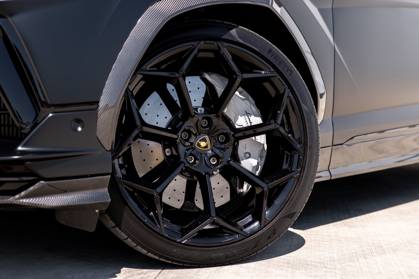 Lamborghini Urus Performante, photograph 12 of 26