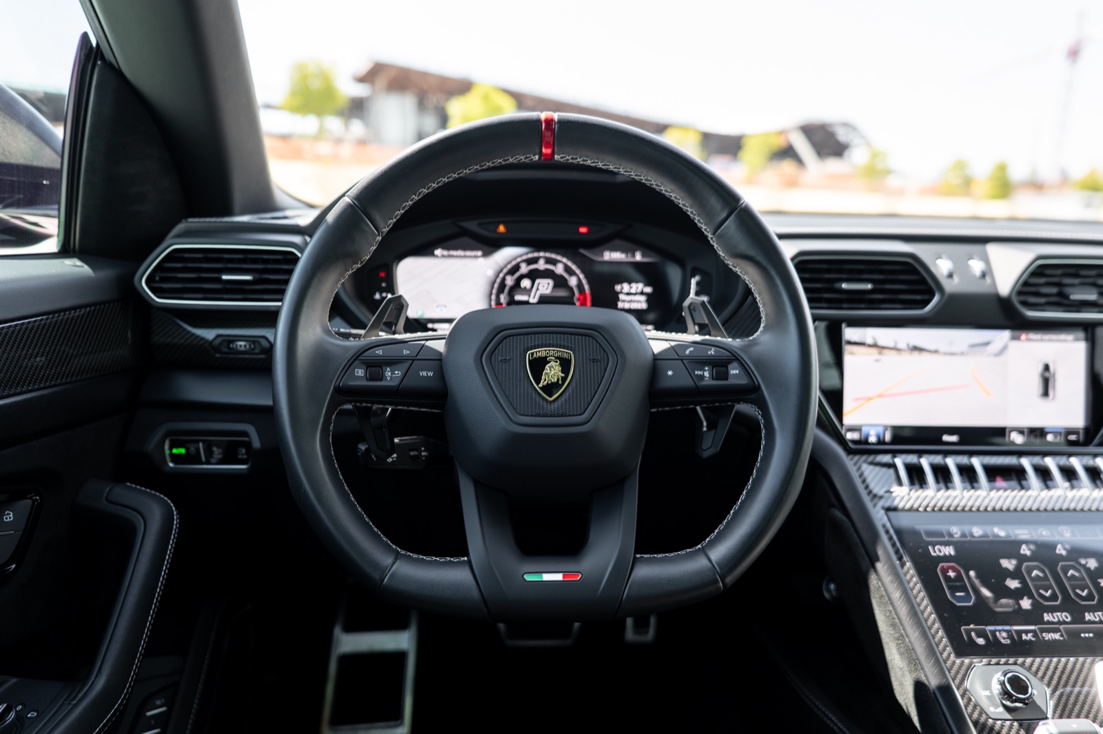 Lamborghini Urus Performante, photograph 23 of 26