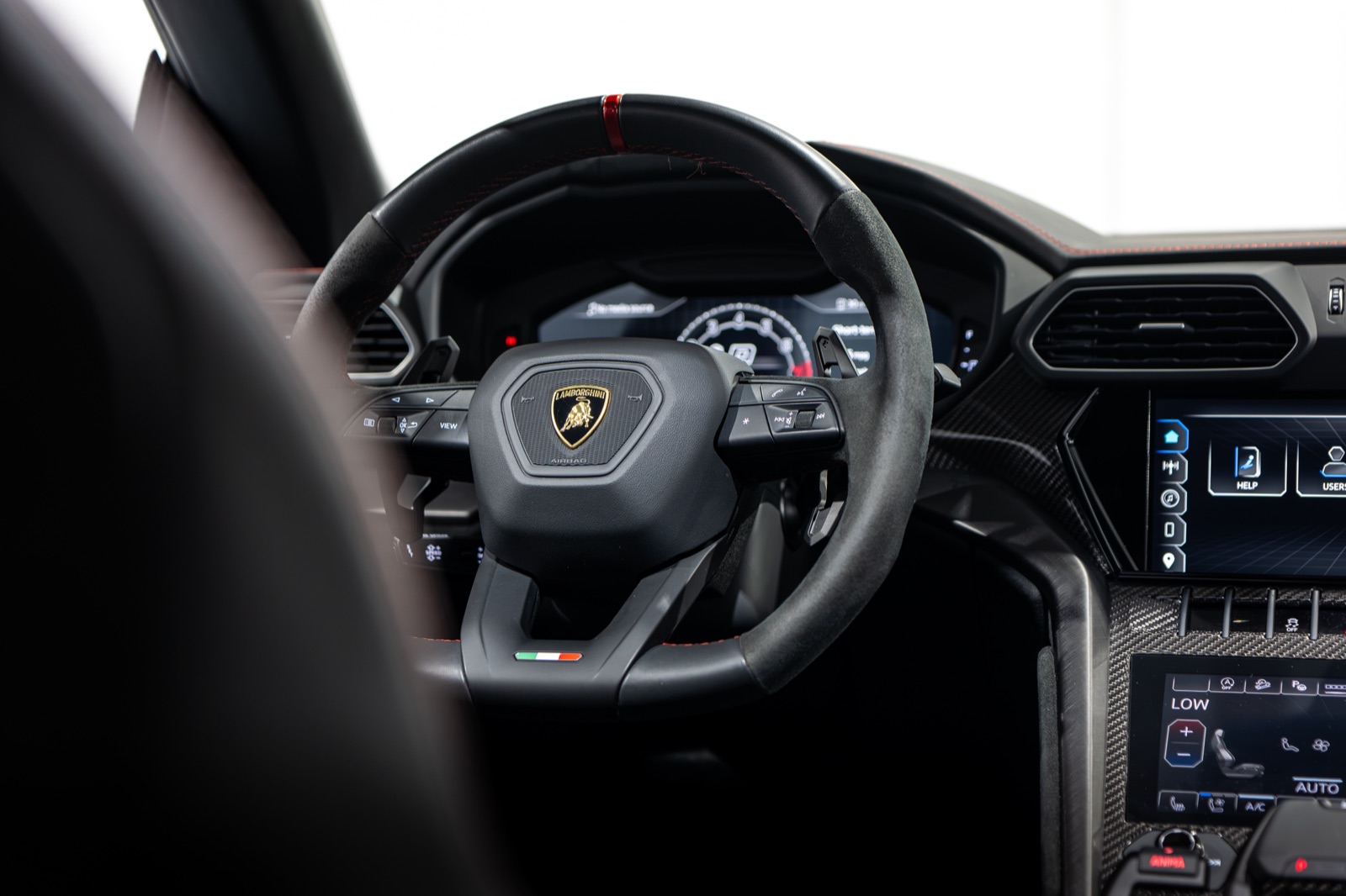 Lamborghini Urus Performante, photograph 22 of 26