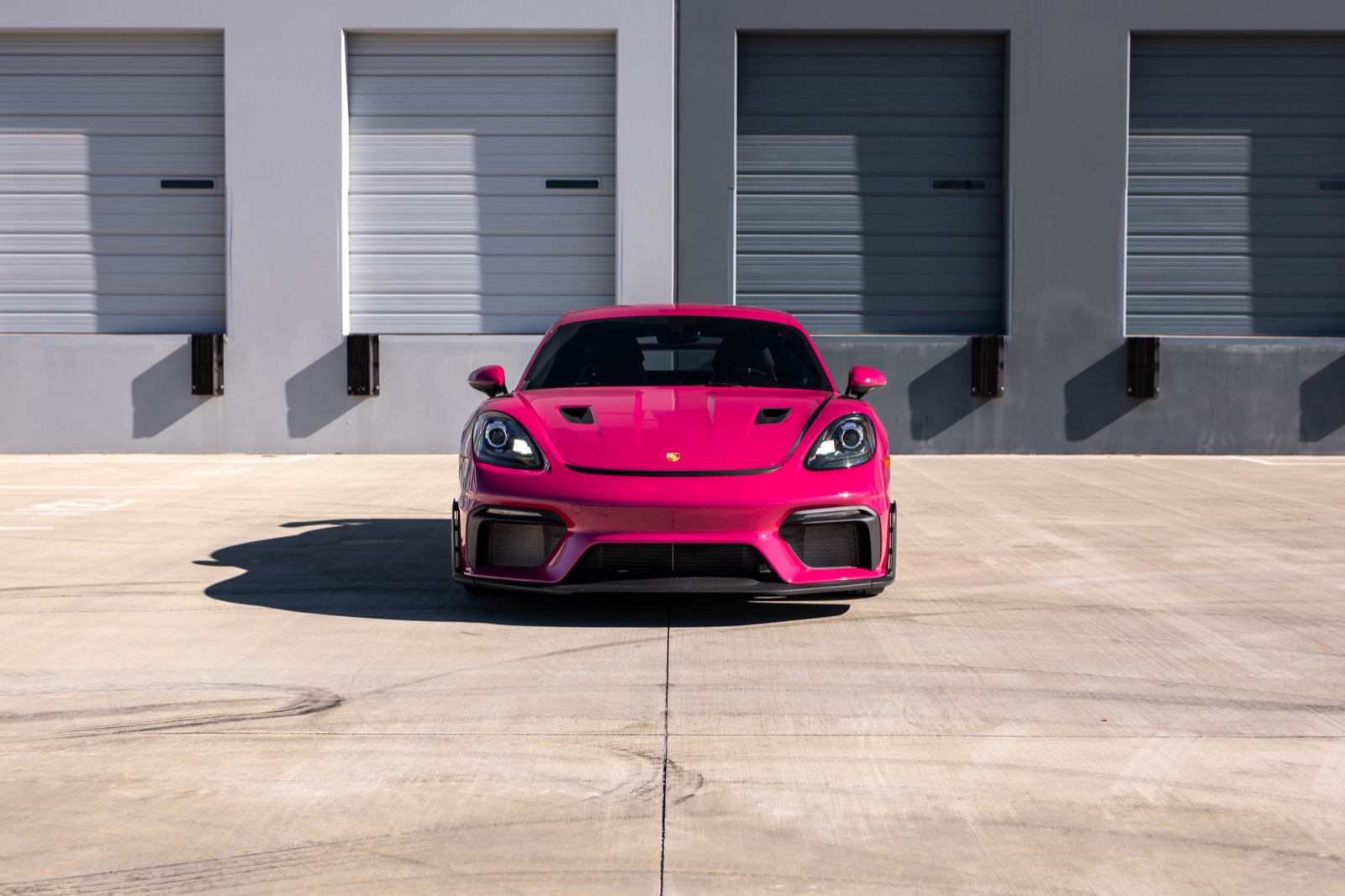 Porsche 718 Cayman GT4 RS, photograph 2 of 27