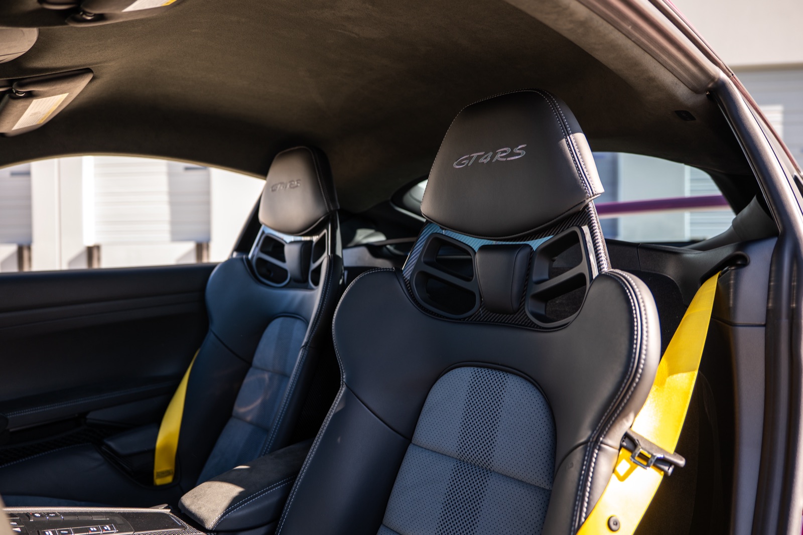 Porsche 718 Cayman GT4 RS, photograph 19 of 27