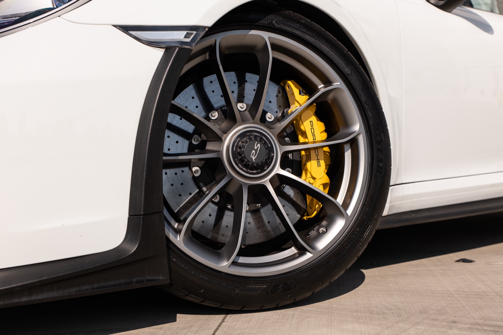 Porsche 911 GT3 RS, photograph 11 of 27