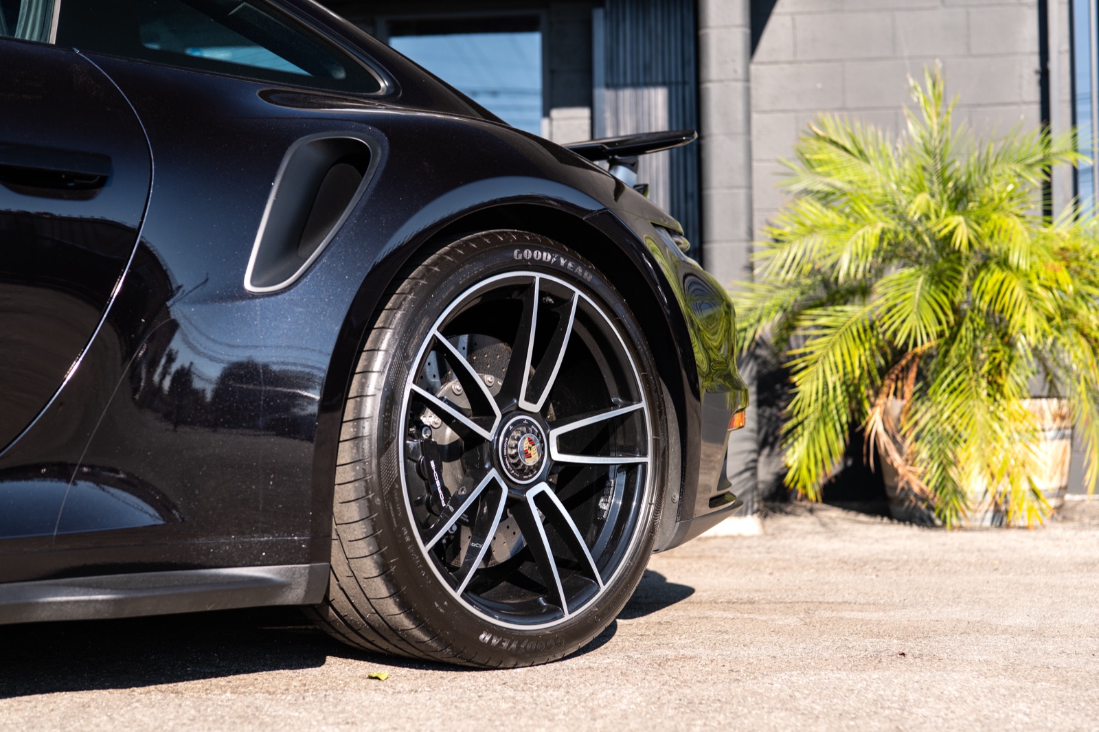 Porsche 911 Turbo S, photograph 5 of 19
