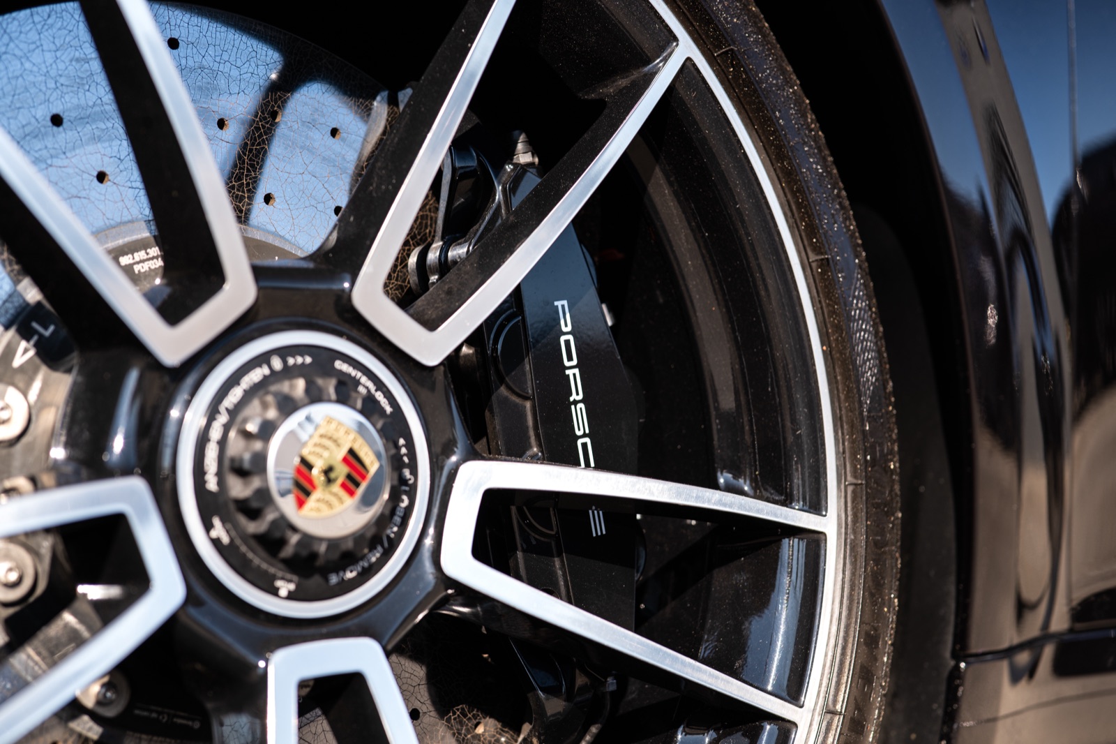Porsche 911 Turbo S, photograph 8 of 19