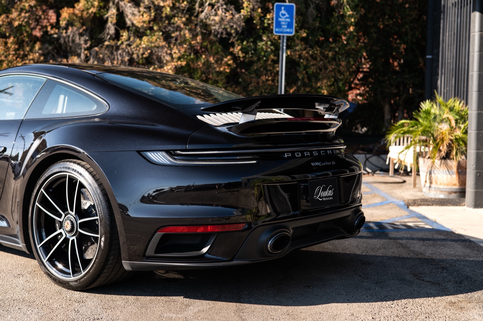Porsche 911 Turbo S, photograph 9 of 19