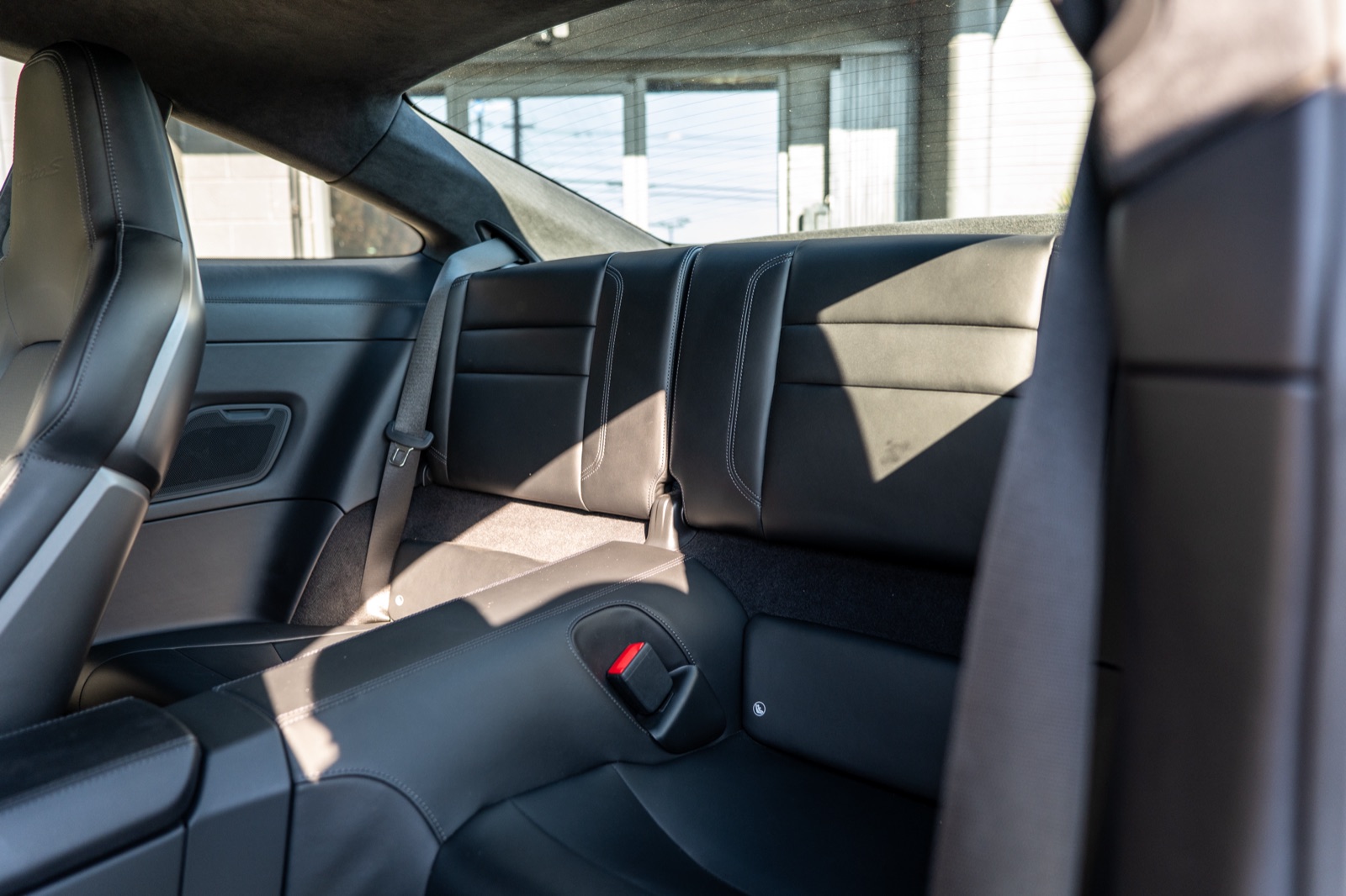 Porsche 911 Turbo S, photograph 16 of 19
